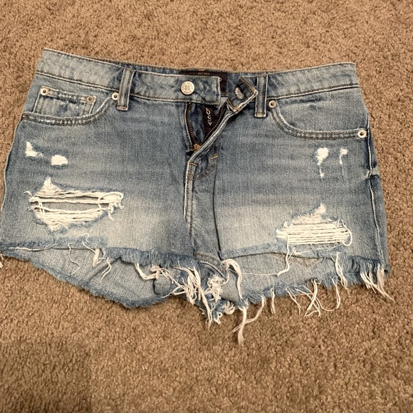 Lucky Brand Shorts - Picture 2 of 4